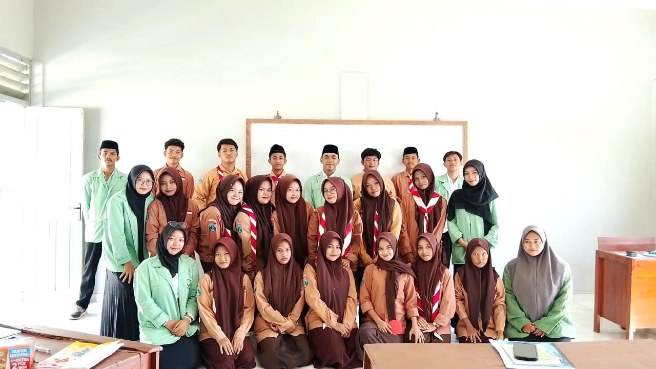 Asah Kompetensi Digital, Mahasiswa PAI Unugiri Praktik Mengajar di MA An-Nafi’ah