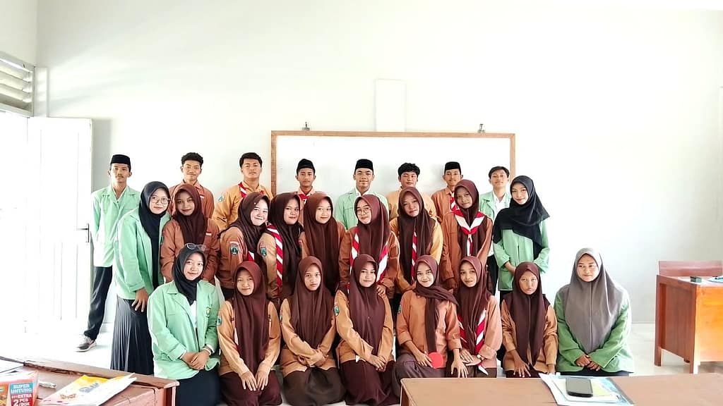 Asah Kompetensi Digital, Mahasiswa PAI Unugiri Praktik Mengajar di MA An-Nafi’ah